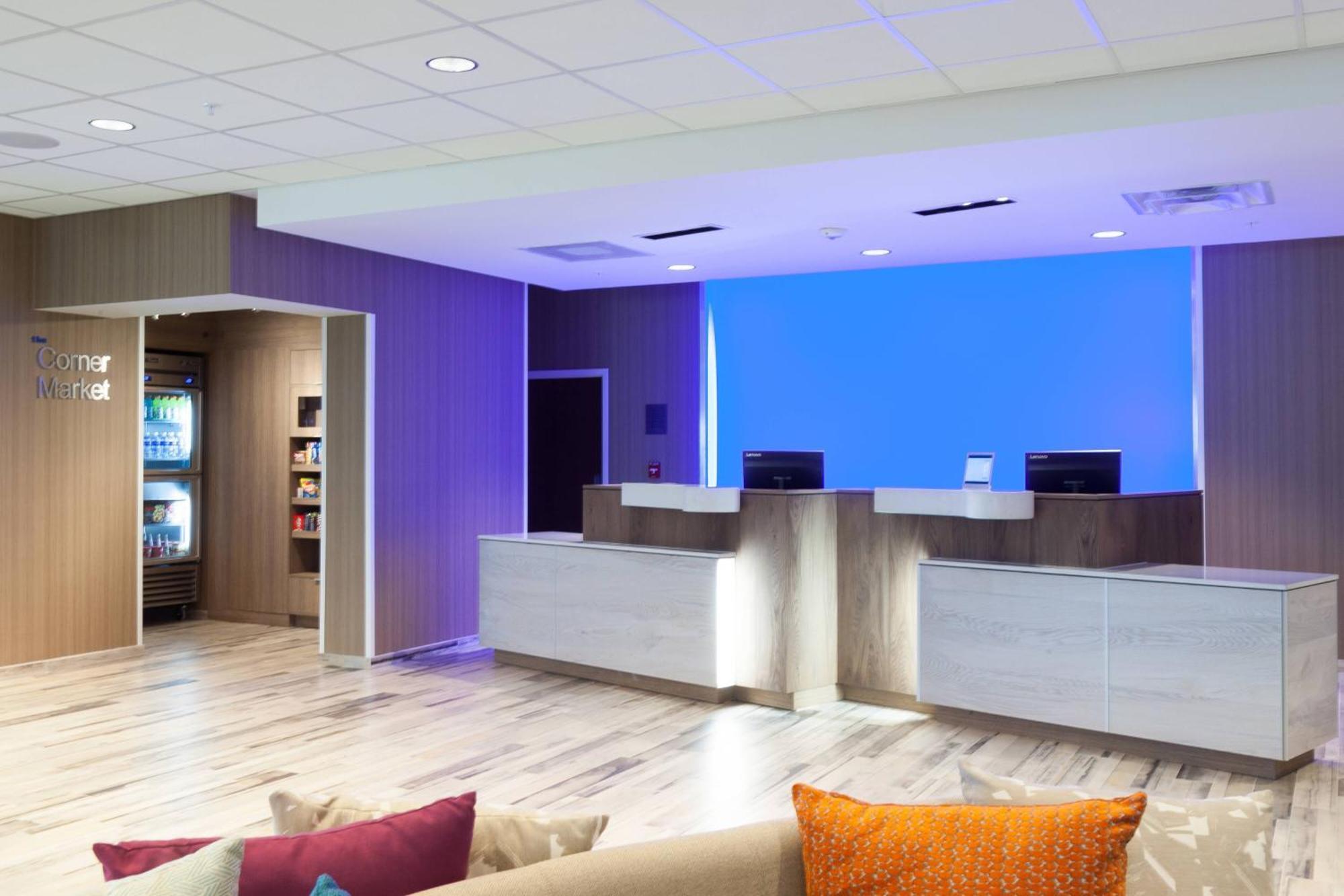 Hotel Fairfield & By Marriott Clearwater 3*