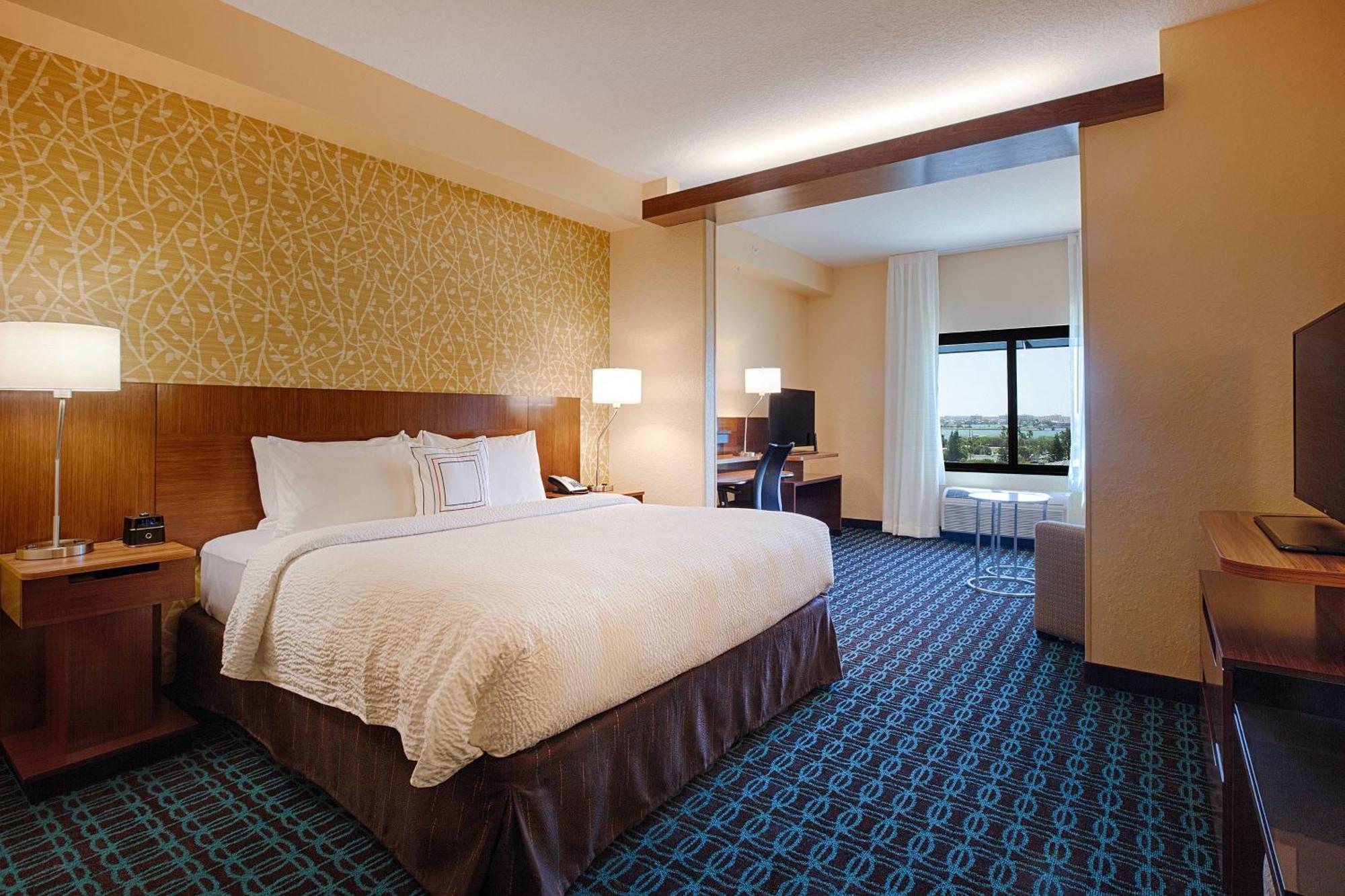 Hotel Fairfield & By Marriott Clearwater Clearwater Beach