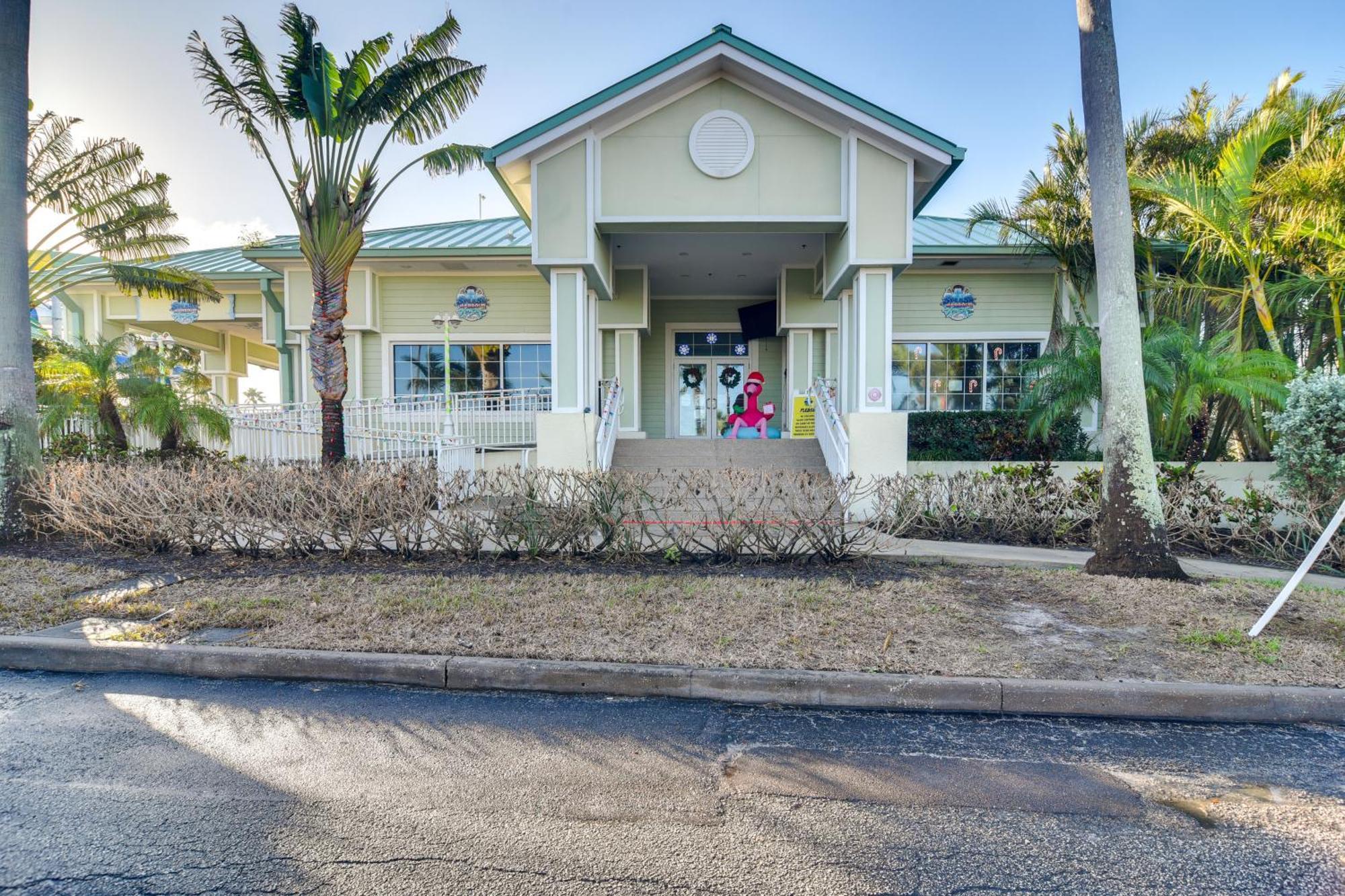 Waterfront With Water Park, Walk To The Beach! Apartment Clearwater Beach