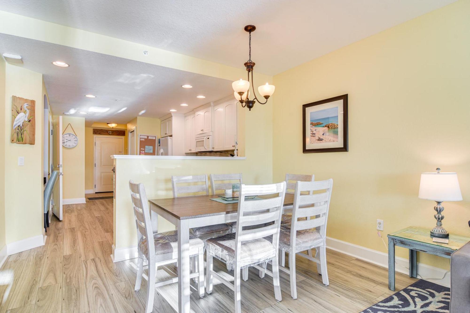 Waterfront With Water Park, Walk To The Beach! * Clearwater Beach