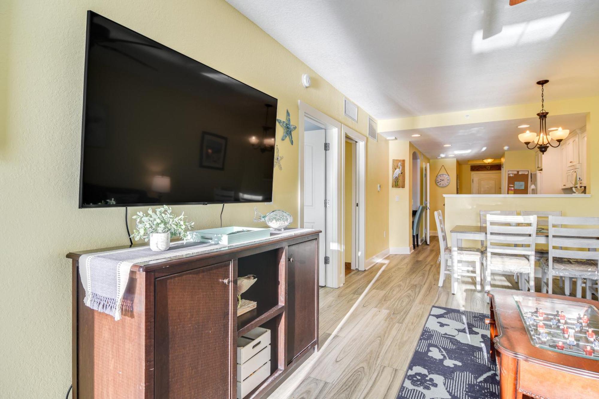 Waterfront With Water Park, Walk To The Beach! *