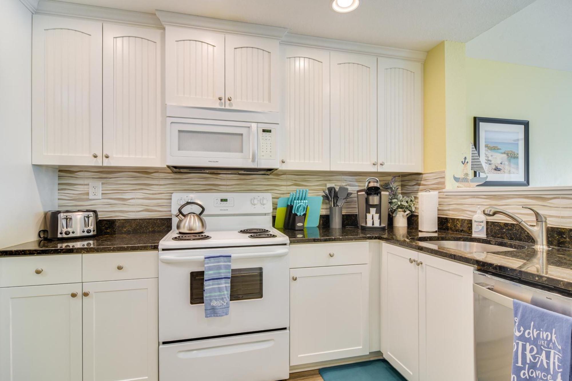 Waterfront With Water Park, Walk To The Beach! Apartment Clearwater Beach