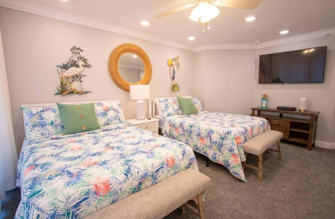 Oceanside Treasure By Goldencoastrentals * Clearwater Beach