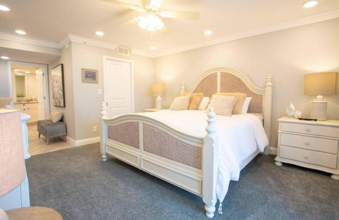 Oceanside Treasure By Goldencoastrentals