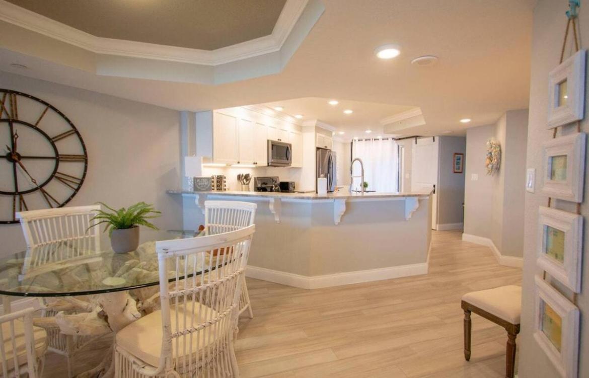 Oceanside Treasure By Goldencoastrentals Apartment Clearwater Beach