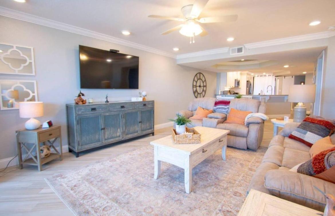 Oceanside Treasure By Goldencoastrentals Apartment