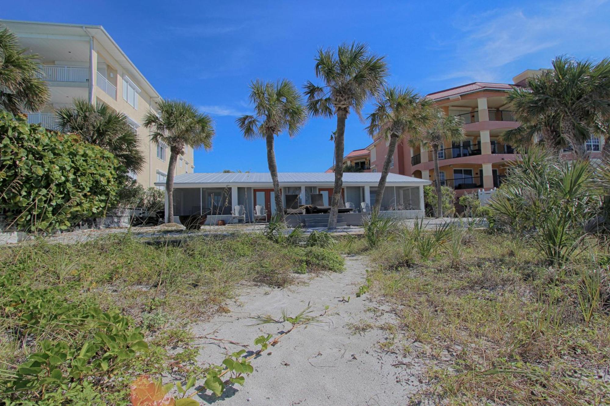 3 Palms Retreat *