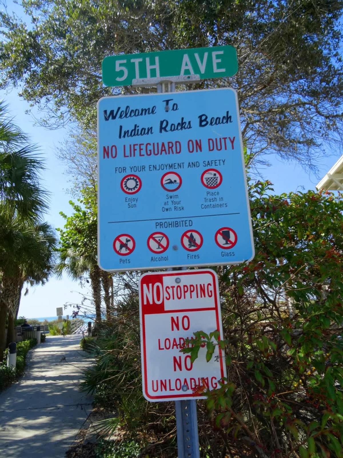 Stunning Waterfront Pool Walk To & Restaurants Large Private Pool