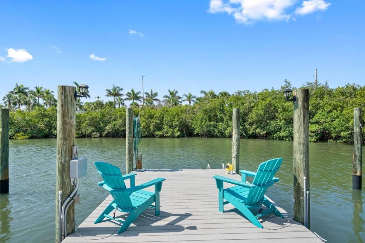 Holiday home Stunning Waterfront Pool Walk To & Restaurants Large Private Pool Clearwater Beach