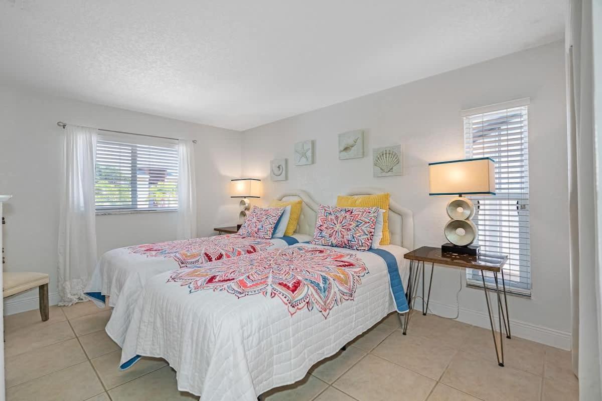 Holiday home Stunning Waterfront Pool Walk To & Restaurants Large Private Pool