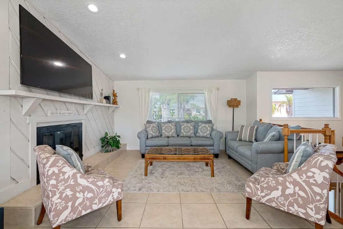 Holiday home Stunning Waterfront Pool Walk To & Restaurants Large Private Pool Clearwater Beach
