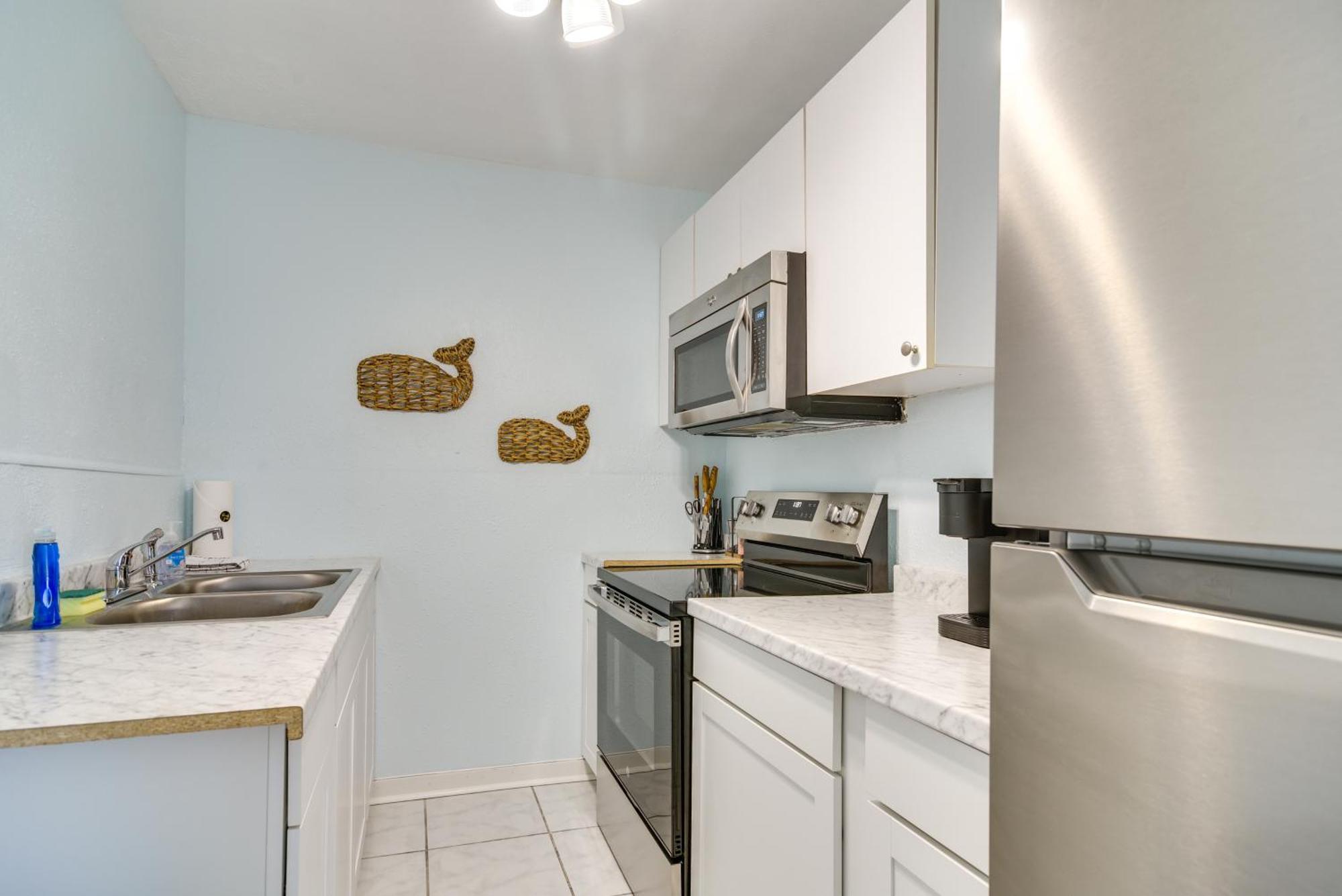 Apartment Florida Unit Steps From Indian Rocks Access!