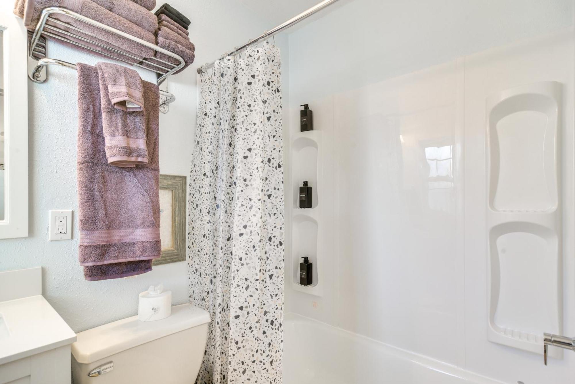 With Easy Access To Indian Rocks Beach! Apartment