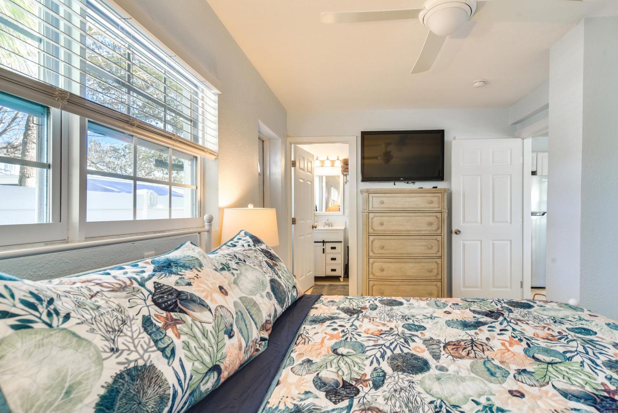 With Easy Access To Indian Rocks Beach! Clearwater Beach