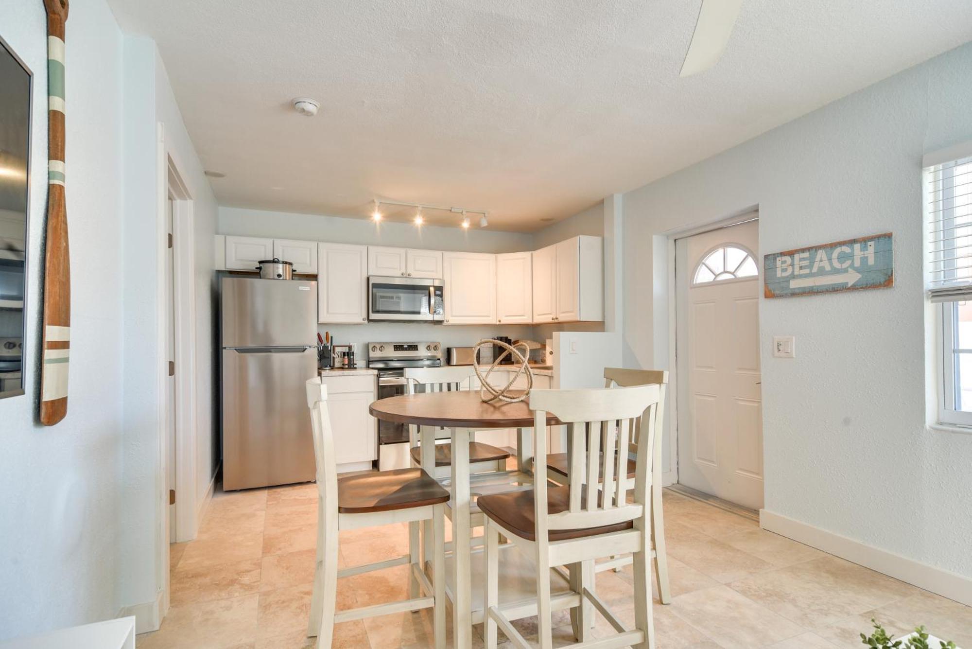 With Easy Access To Indian Rocks Beach! *