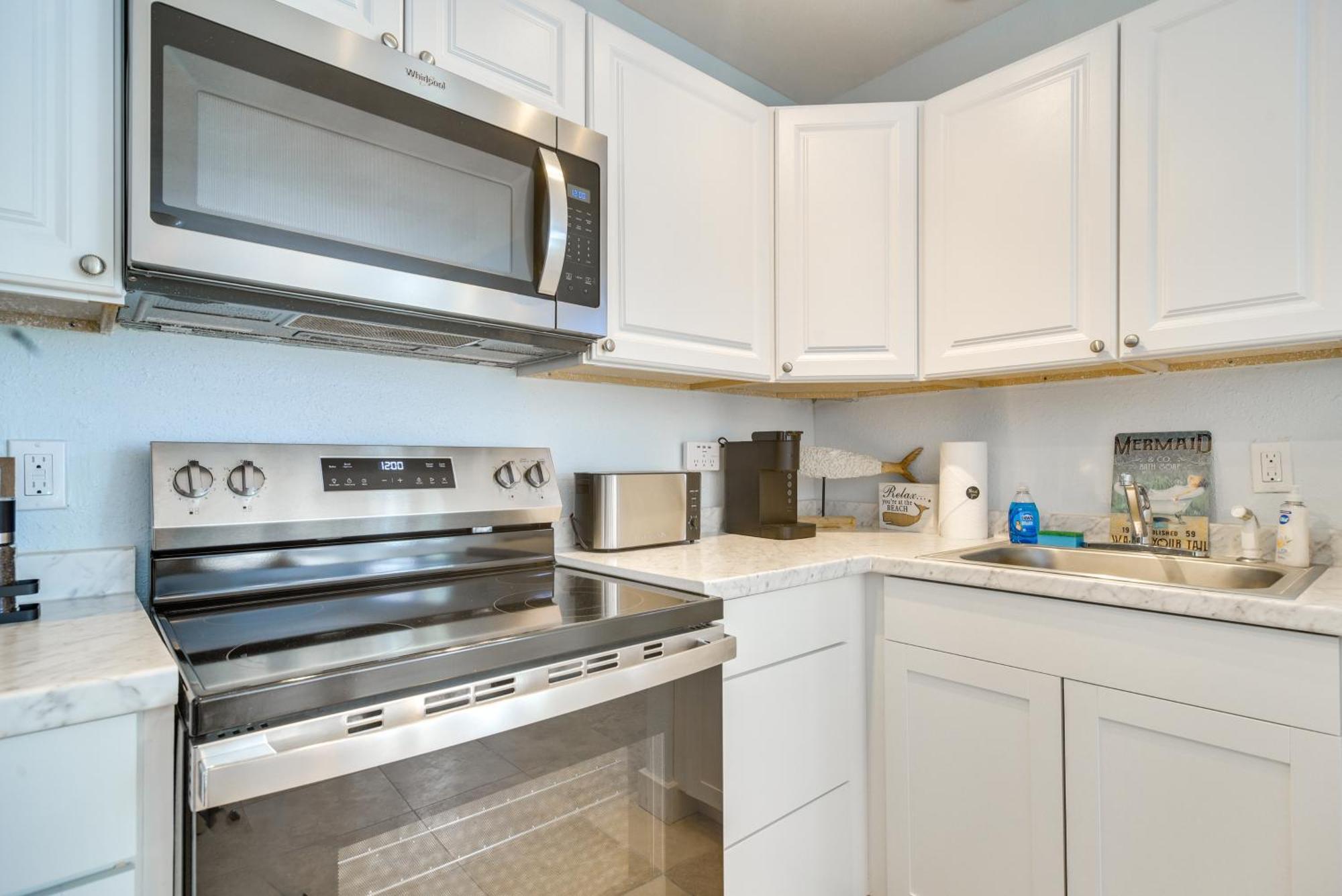 Apartment With Easy Access To Indian Rocks Beach! *