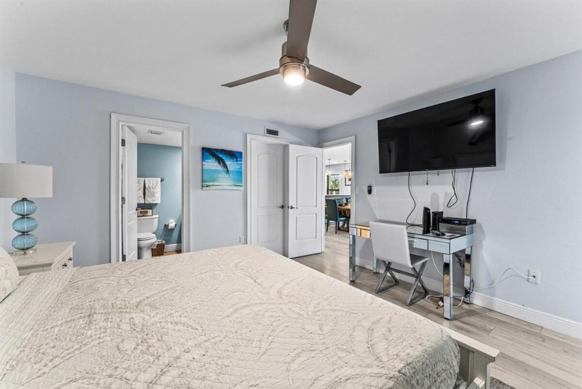 Apartment Beachside I Stunning Views Walk Everywhere *