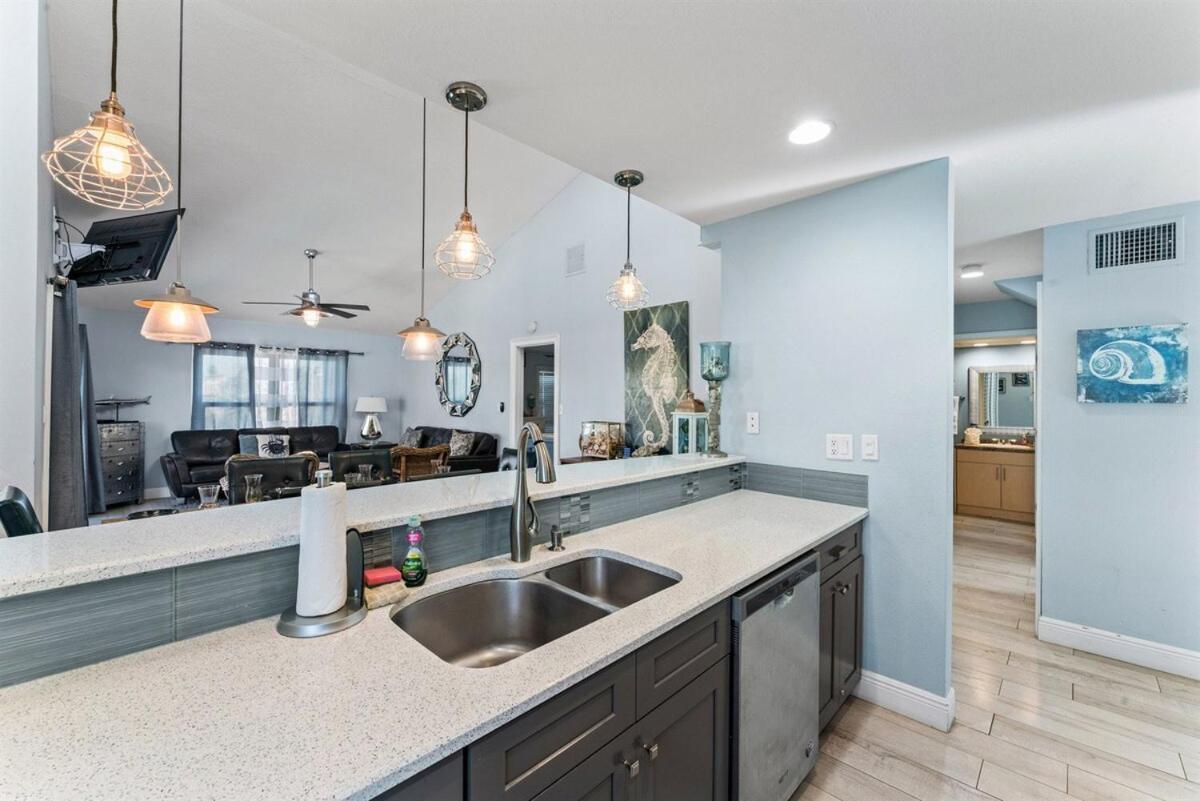 Apartment Beachside I Stunning Views Walk Everywhere Clearwater Beach