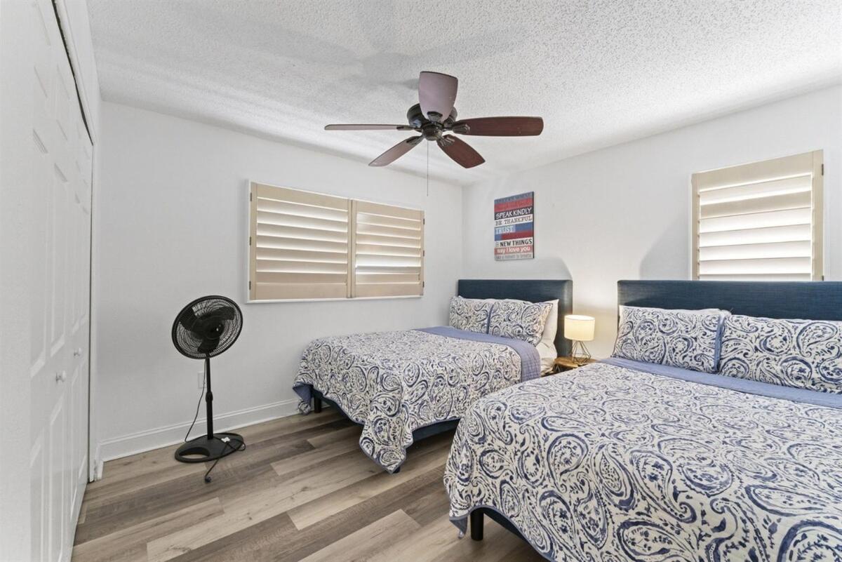 Beachfront 3-bed I Location! Stunning Sunsets *