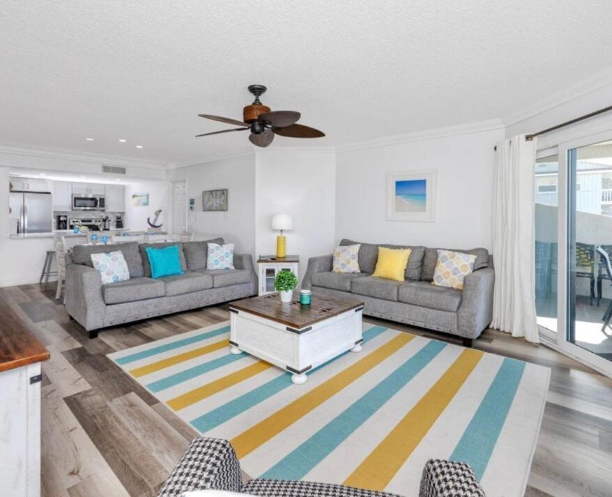 Beachfront 3-bed I Location! Stunning Sunsets Clearwater Beach