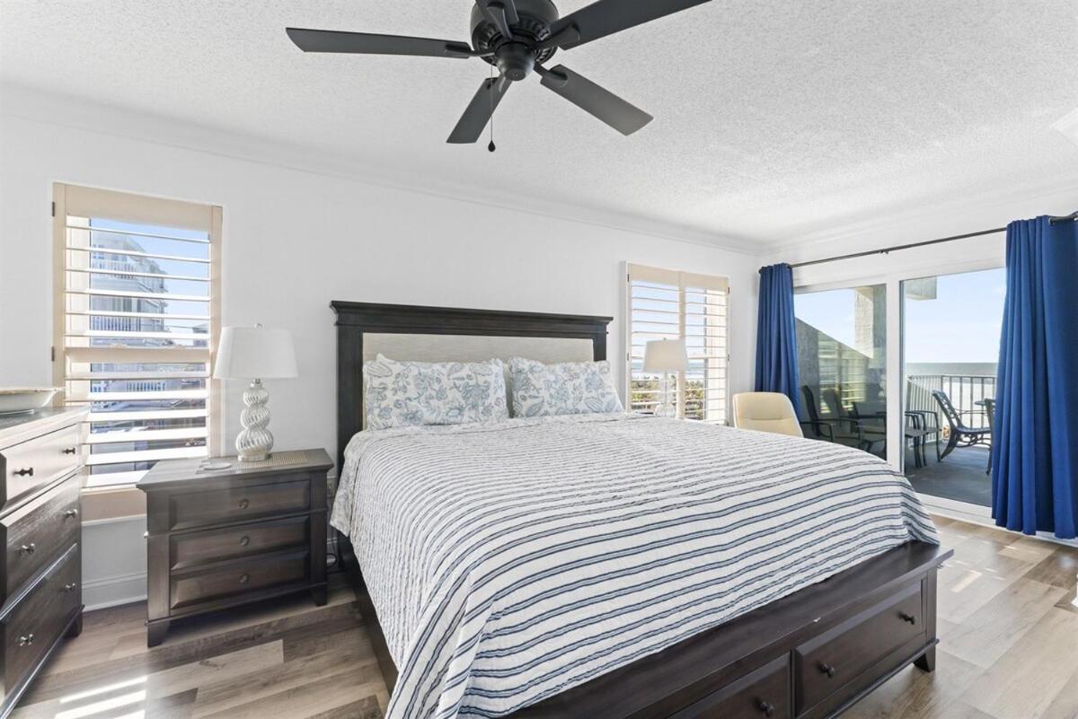 Apartment Beachfront 3-bed I Location! Stunning Sunsets
