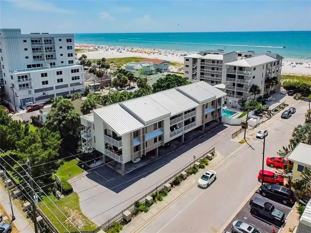 Beachfront 3-bed I Location! Stunning Sunsets
