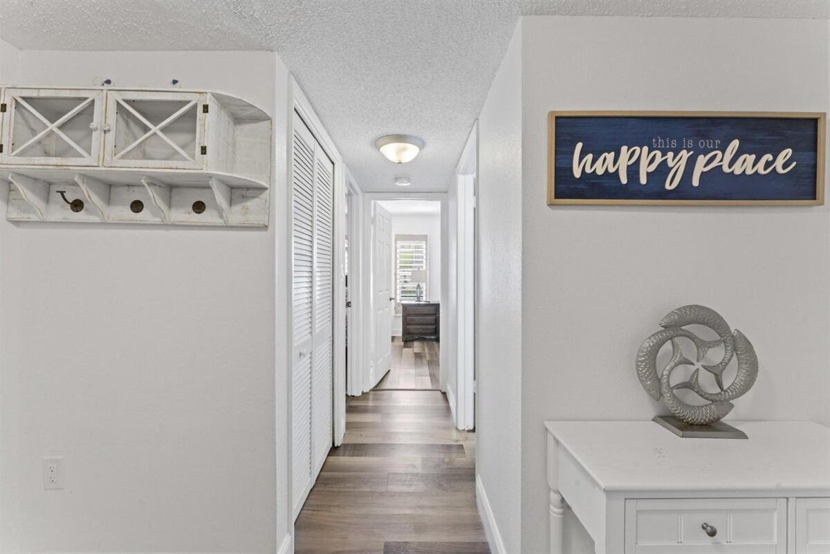 Beachfront 3-bed I Location! Stunning Sunsets * Clearwater Beach