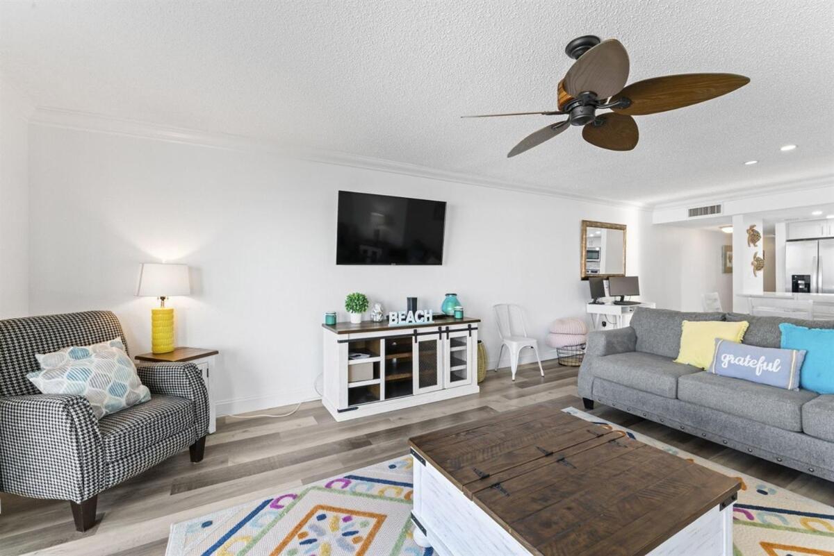 Beachfront 3-bed I Location! Stunning Sunsets Clearwater Beach