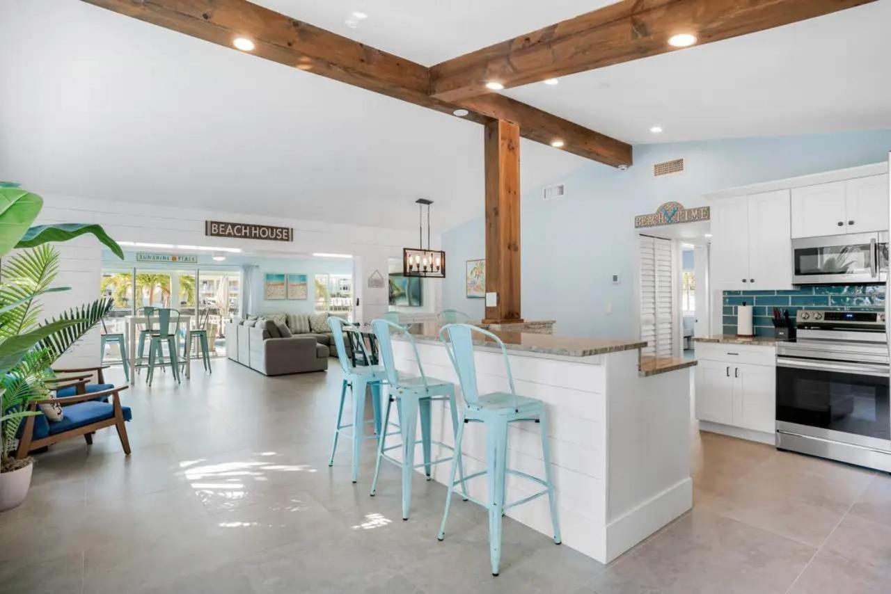 Waterfront Pool Walk To Golf Cart Sleeps 12