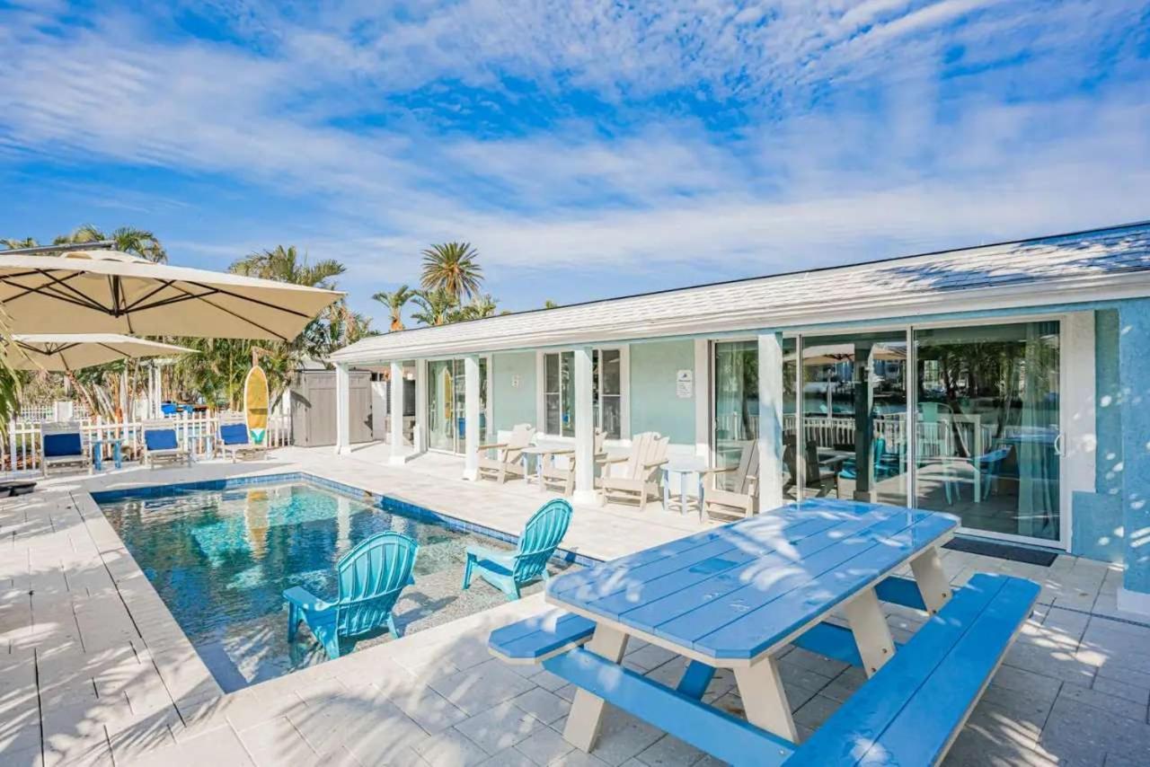 Holiday home Waterfront Pool Walk To Golf Cart Sleeps 12
