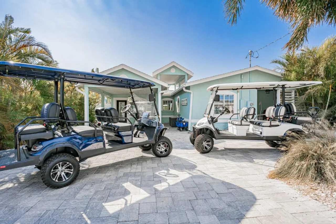 Waterfront Pool Walk To Golf Cart Sleeps 12 Holiday home Clearwater Beach
