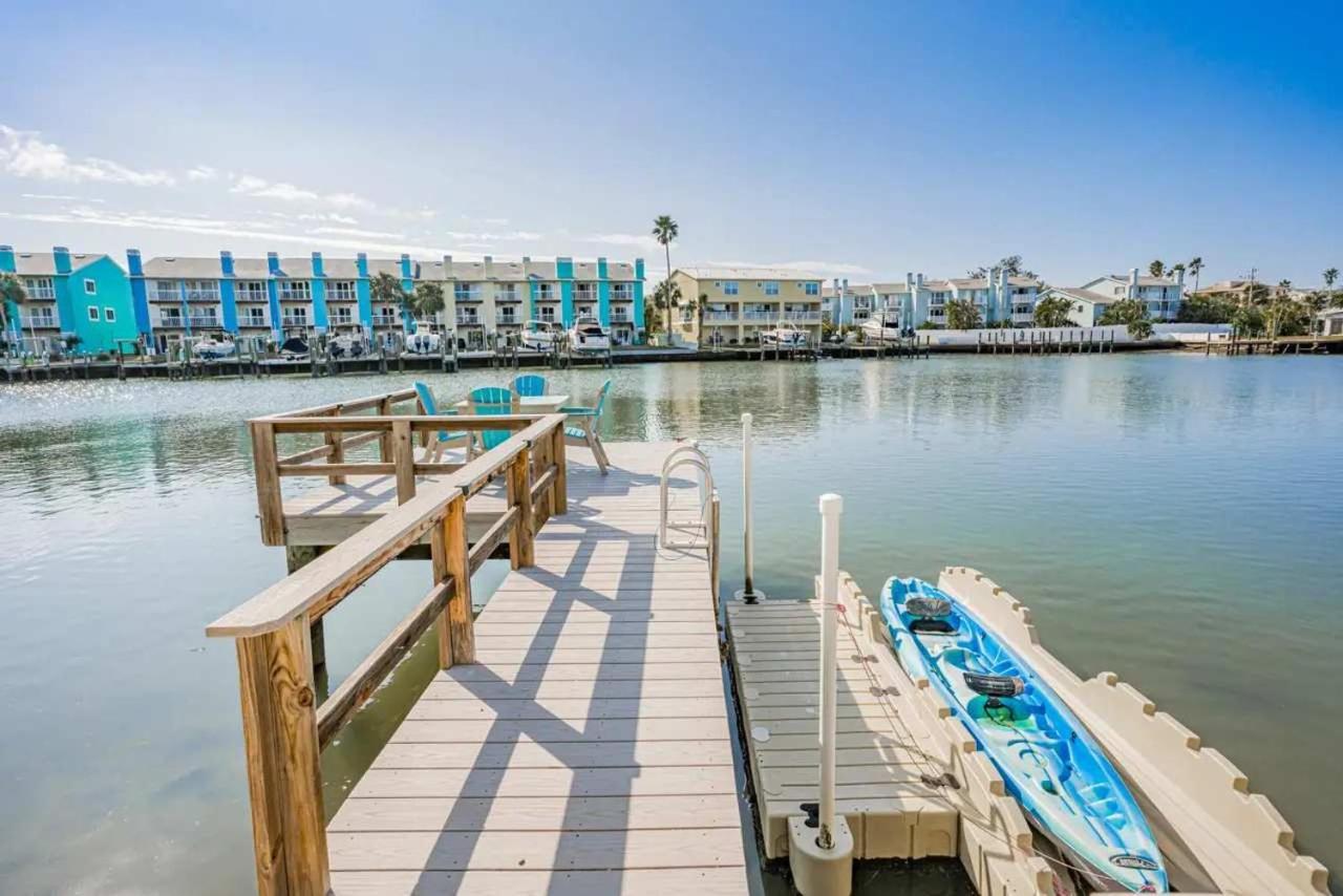 Waterfront Pool Walk To Golf Cart Sleeps 12 Holiday home Clearwater Beach