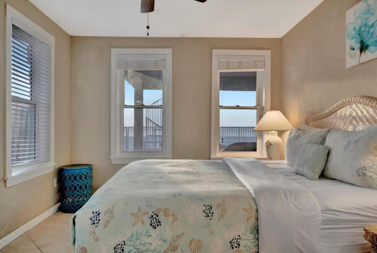 Apartment Stones Throw Beachfront Family #3 Views Clearwater Beach