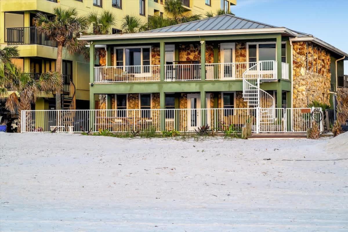 Stones Throw Beachfront Family #3 Views