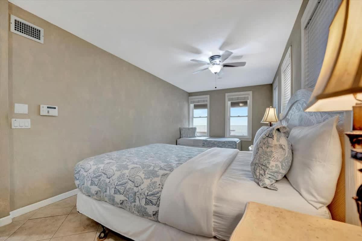Apartment Stones Throw Beachfront Family #3 Views