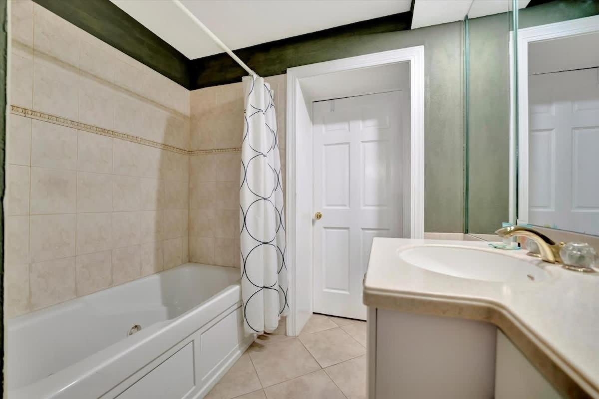 Stones Throw Beachfront Family #3 Views Apartment Clearwater Beach