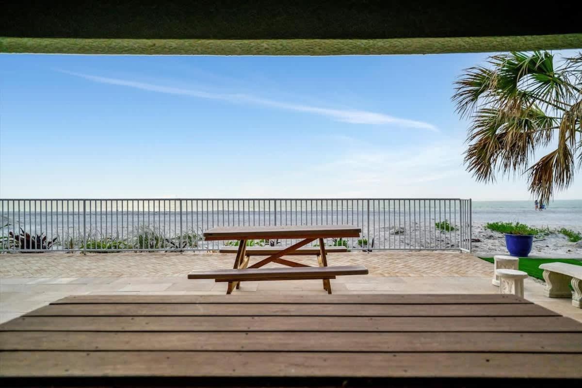 Apartment Stones Throw Beachfront Family #3 Views Clearwater Beach