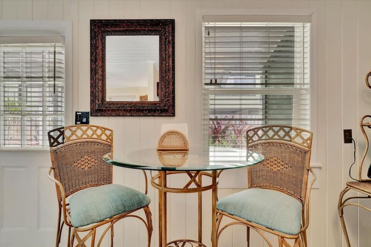 Apartment Stones Throw Beachside #2 At The