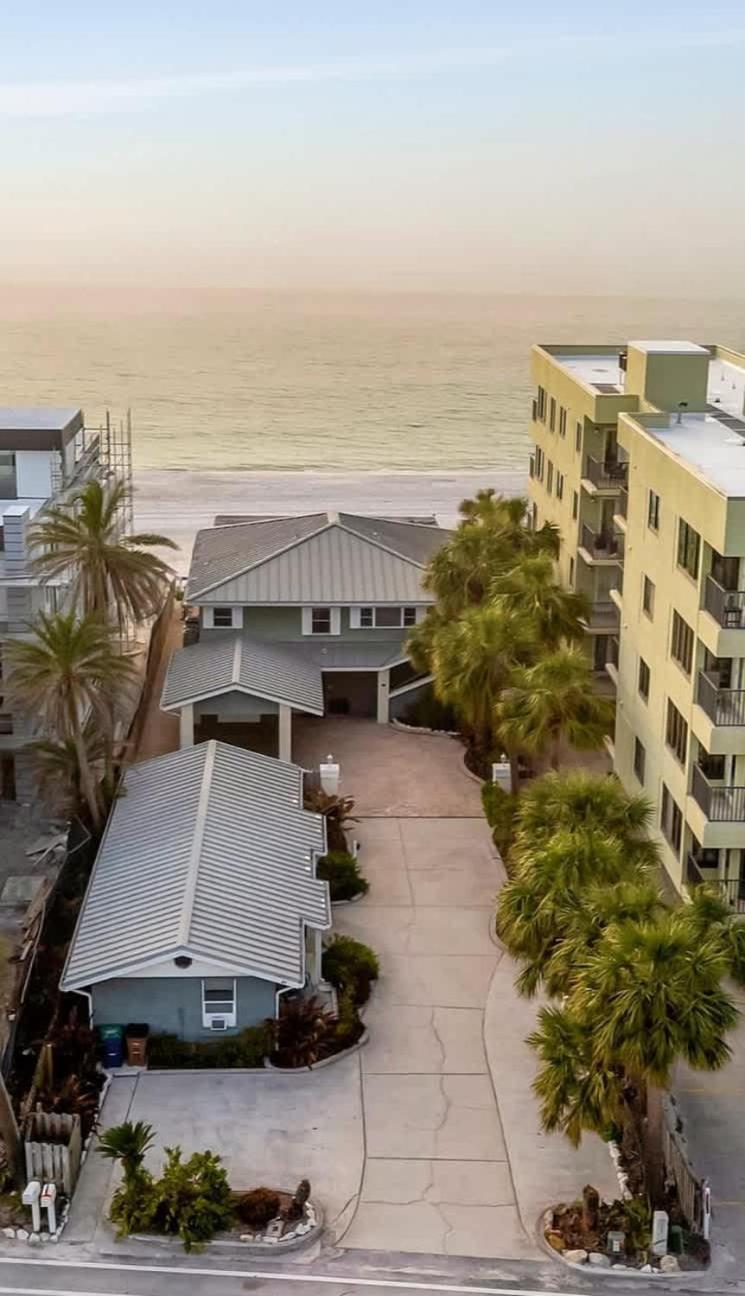 Apartment Stones Throw Beachfront Family #3 Views