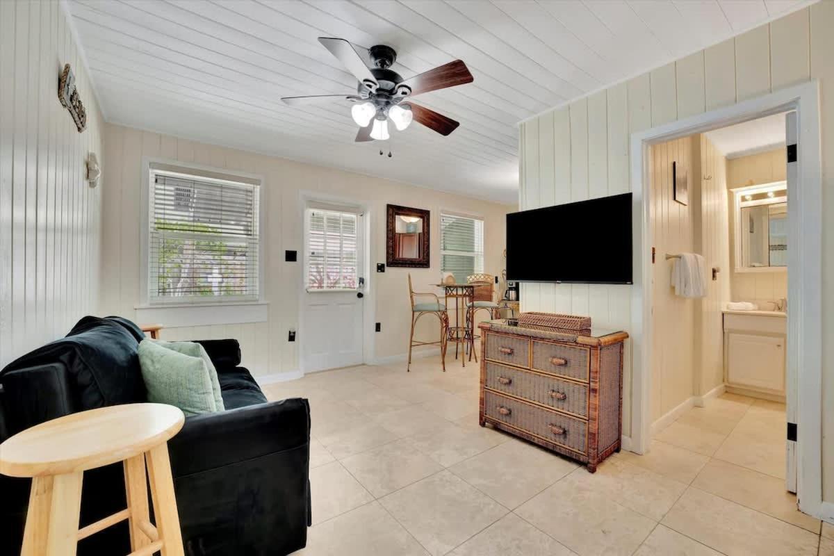 Stones Throw Beachside #2 At The Apartment Clearwater Beach