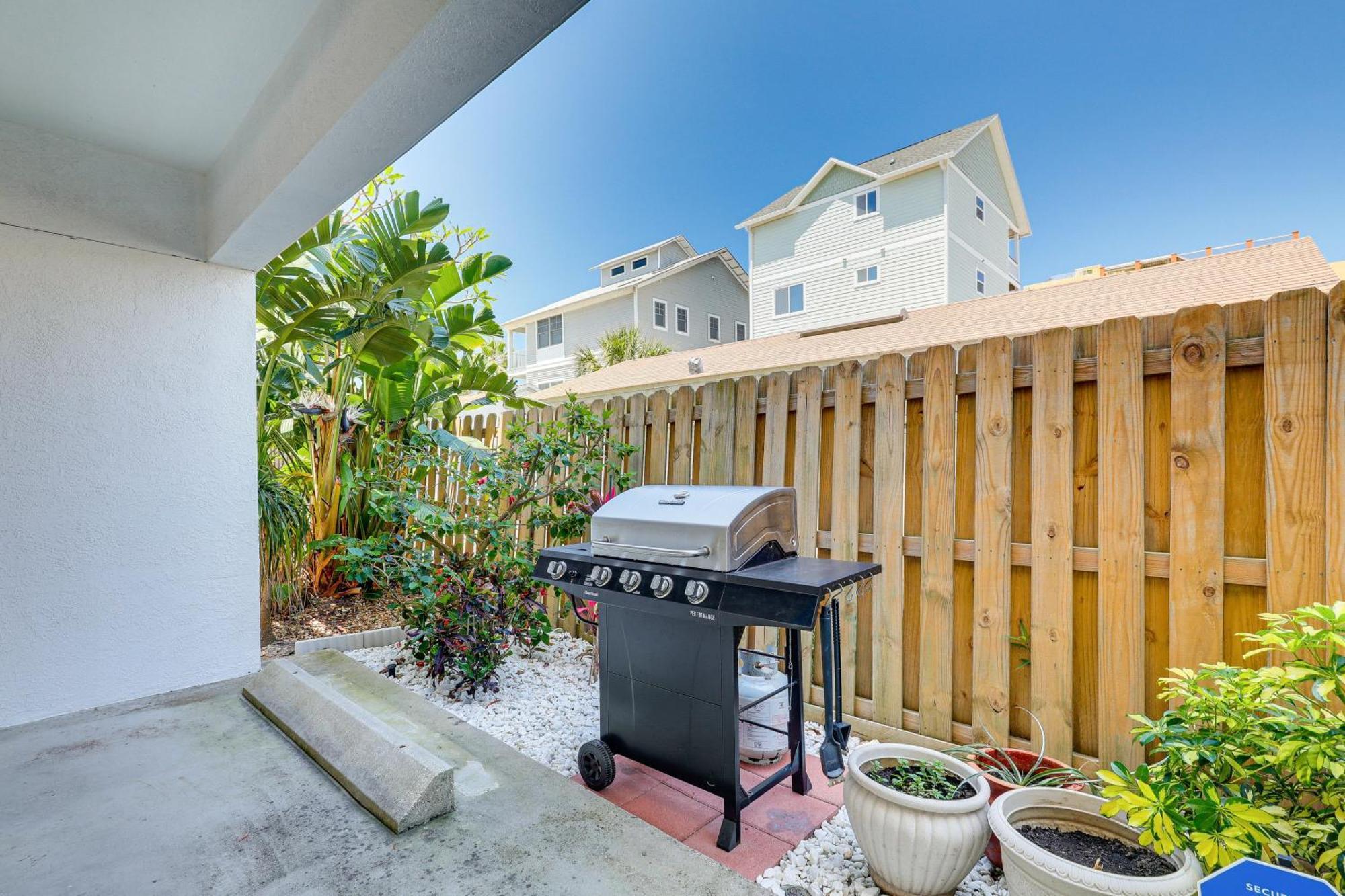 Beachfront Indian Shores Townhome With Pool! *