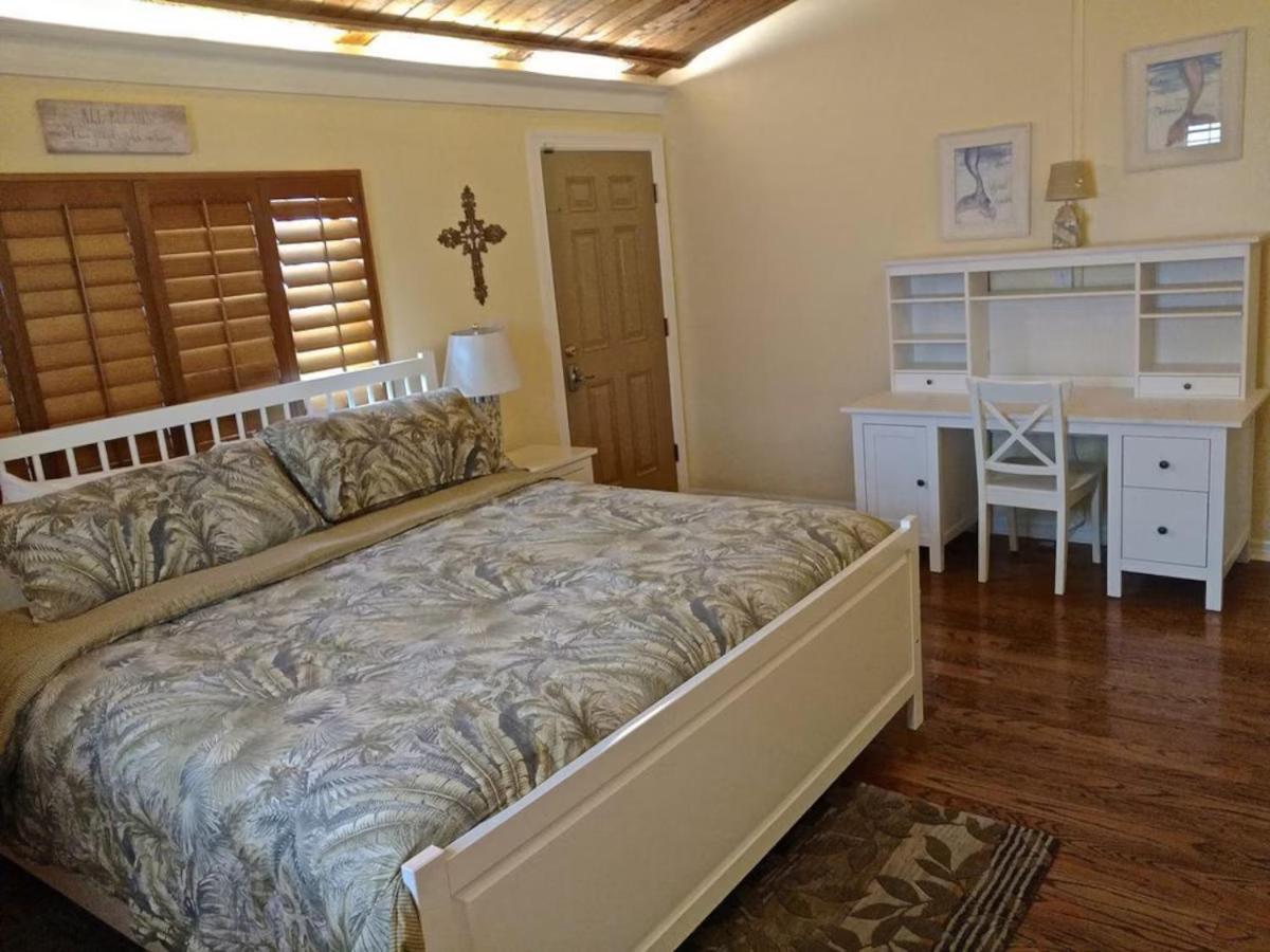 Apartment Blue Haven - Waterfront, Heated Pool, Bay *