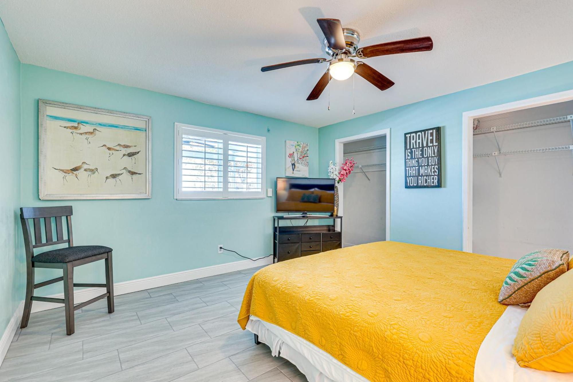 Holiday home Waterfront Getaway With Pool And Dock - Walk To Beach!