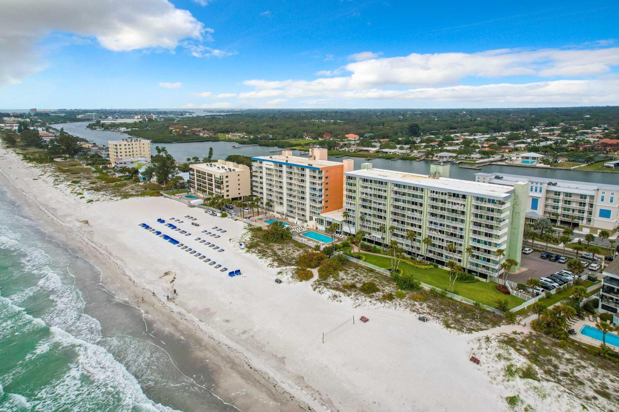 Holiday home Oceanfront Sleeps 6 Walk To Pool Clearwater Beach