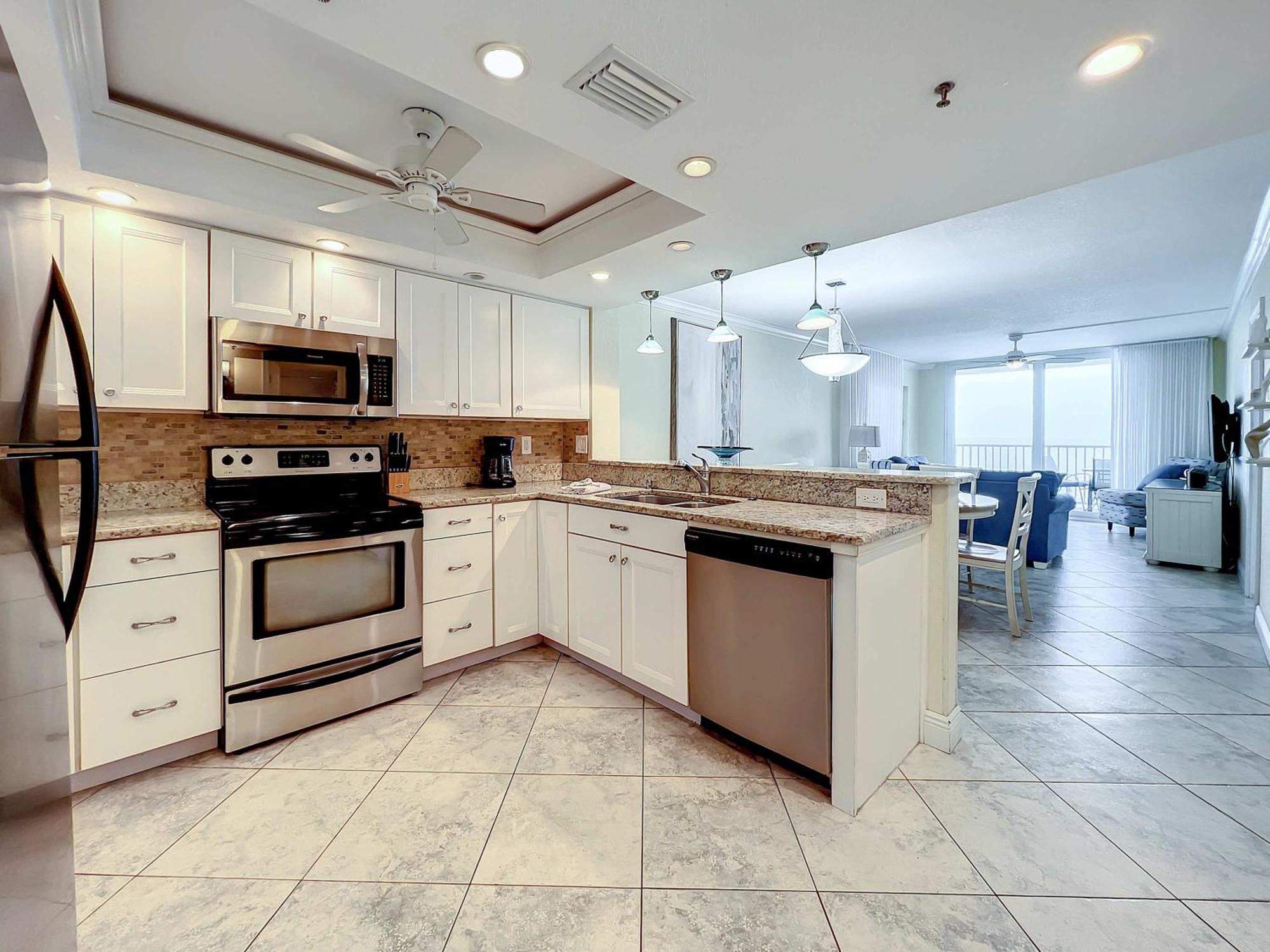 Oceanfront Sleeps 6 Walk To Pool Holiday home Clearwater Beach