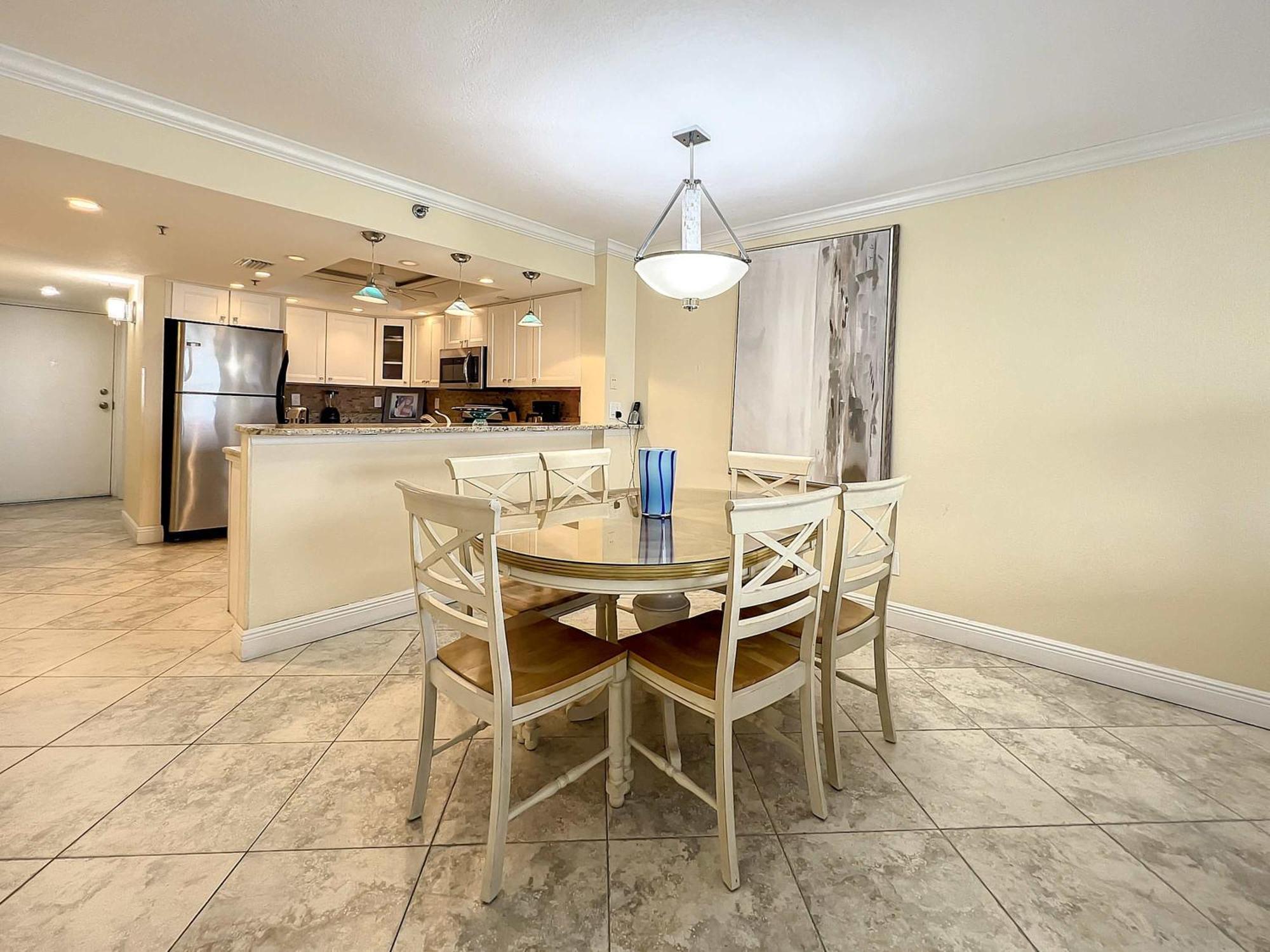 Holiday home Oceanfront Sleeps 6 Walk To Pool
