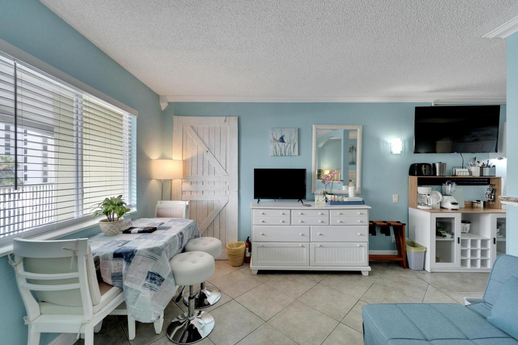 Holiday home 445 S Gulfview Blvd Unit 412 Clearwater Beach