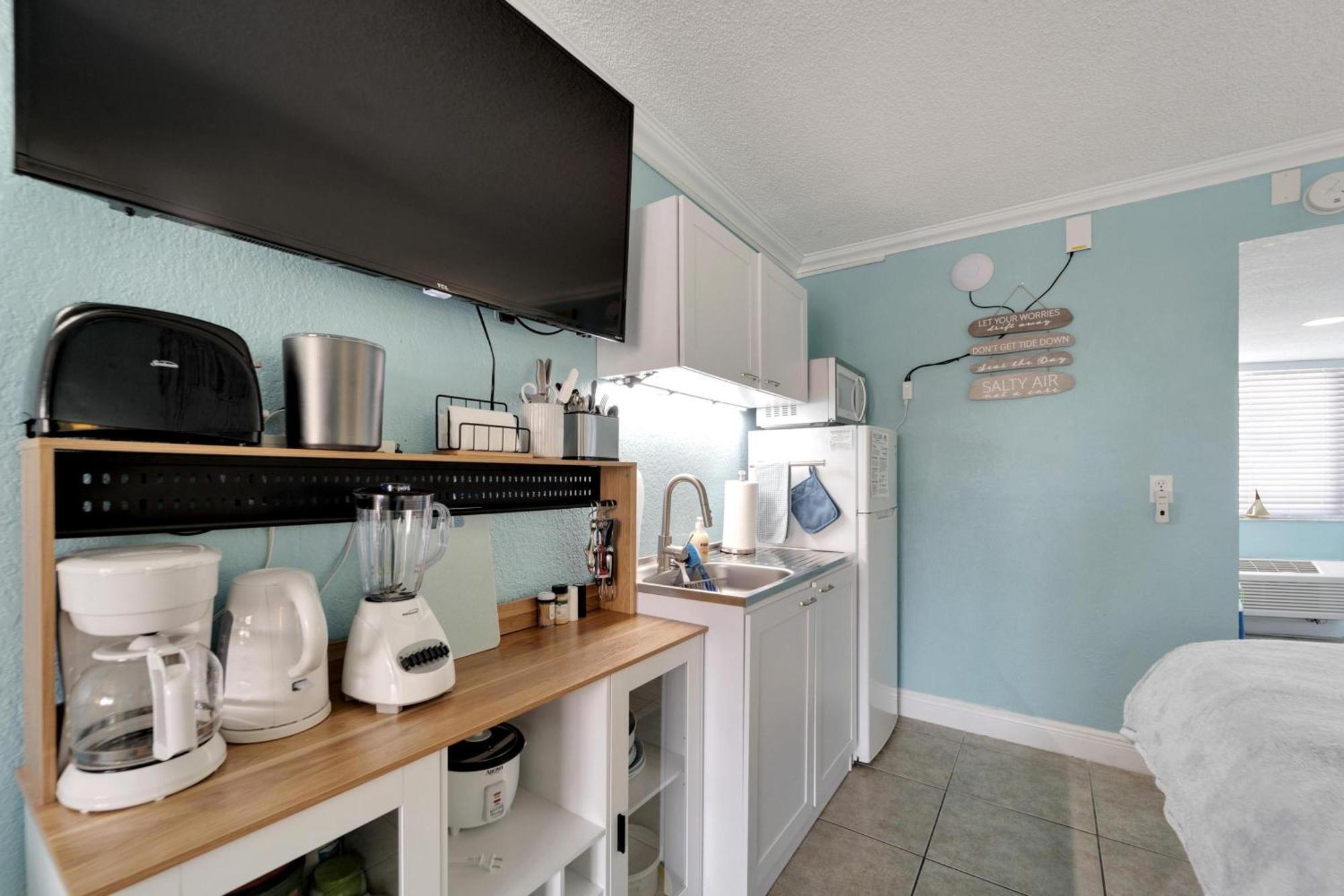 445 S Gulfview Blvd Unit 412 *