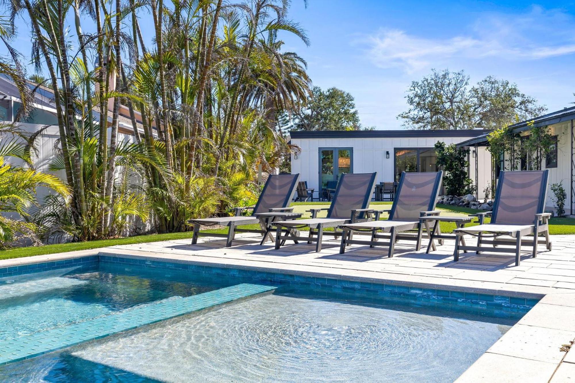 Waterfront Paradise Palms Holiday home *