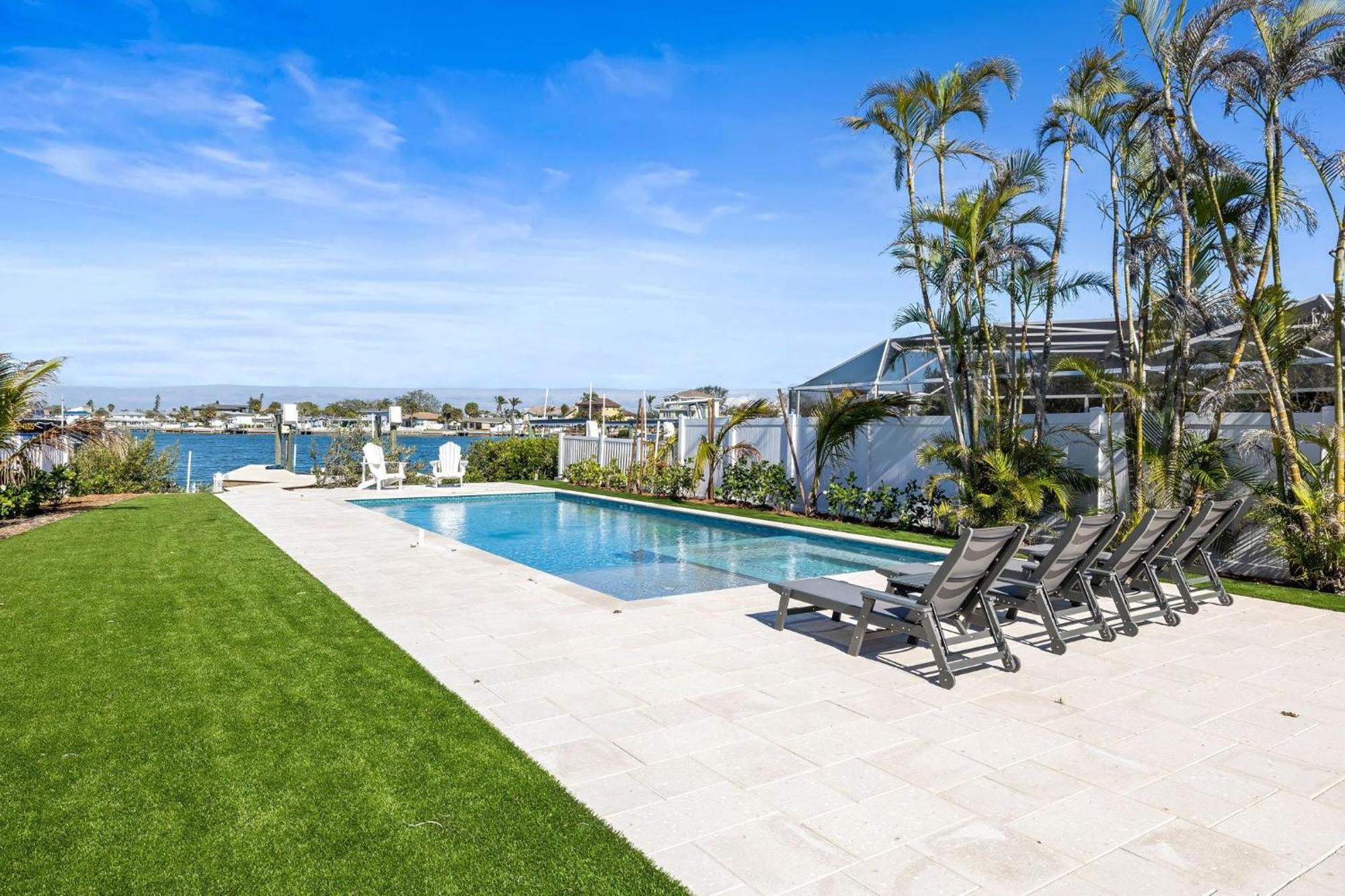 Holiday home Waterfront Paradise Palms